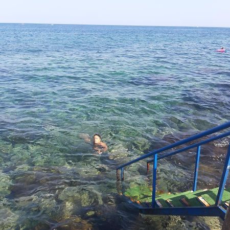 B&B Sea Terrace Aci Castello Buitenkant foto